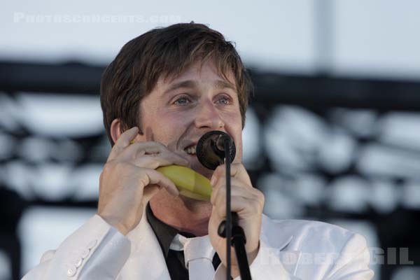 THOMAS DUTRONC - 2008-07-14 - LA ROCHELLE - Grande Scene St Jean d'Acre - 
